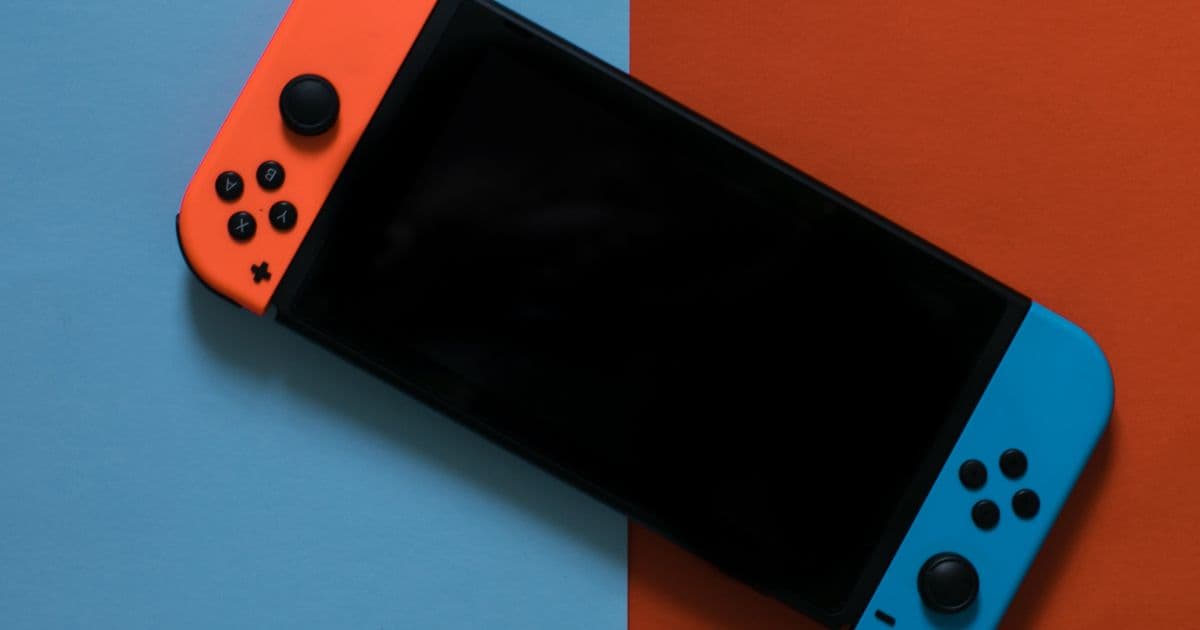 Teen Hangout: Video and Board Games