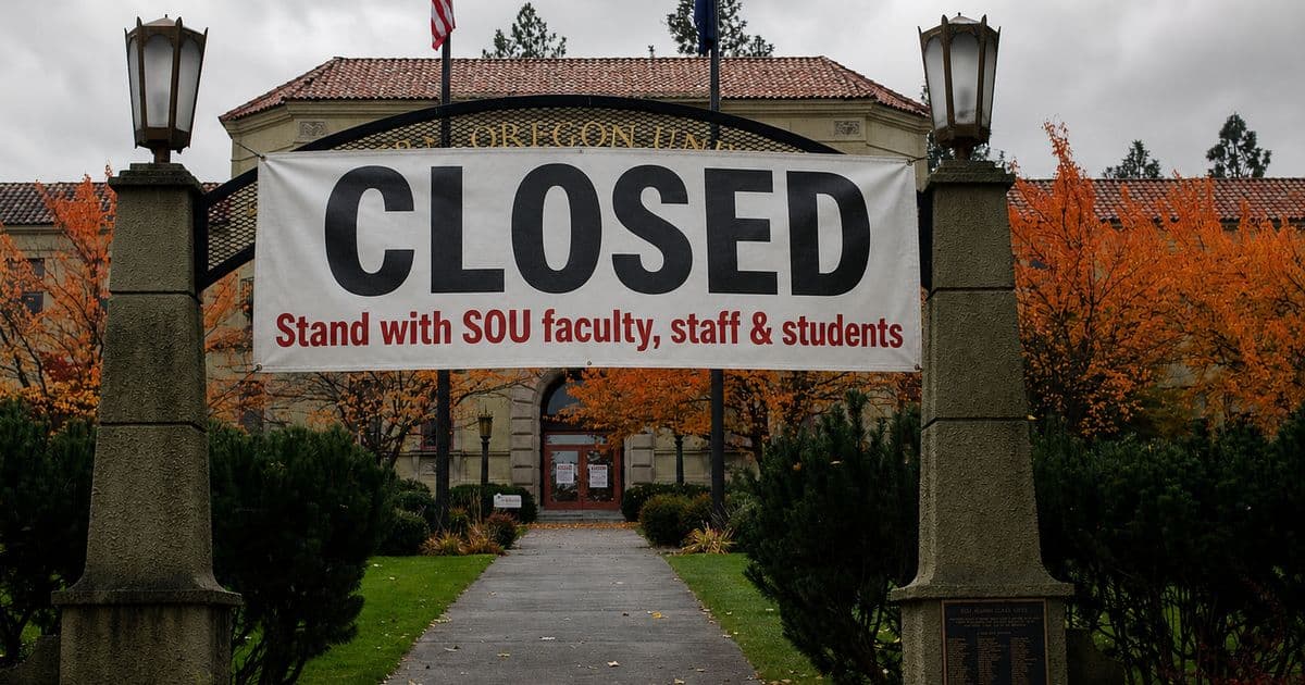 Main Street Solidarity: "Closed" Signs for SOU